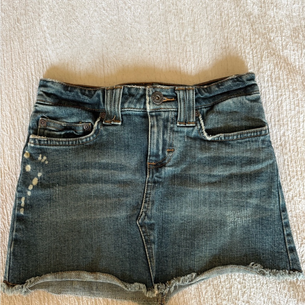 Frayed Hem Denim Mini Skirt in Faded Blue